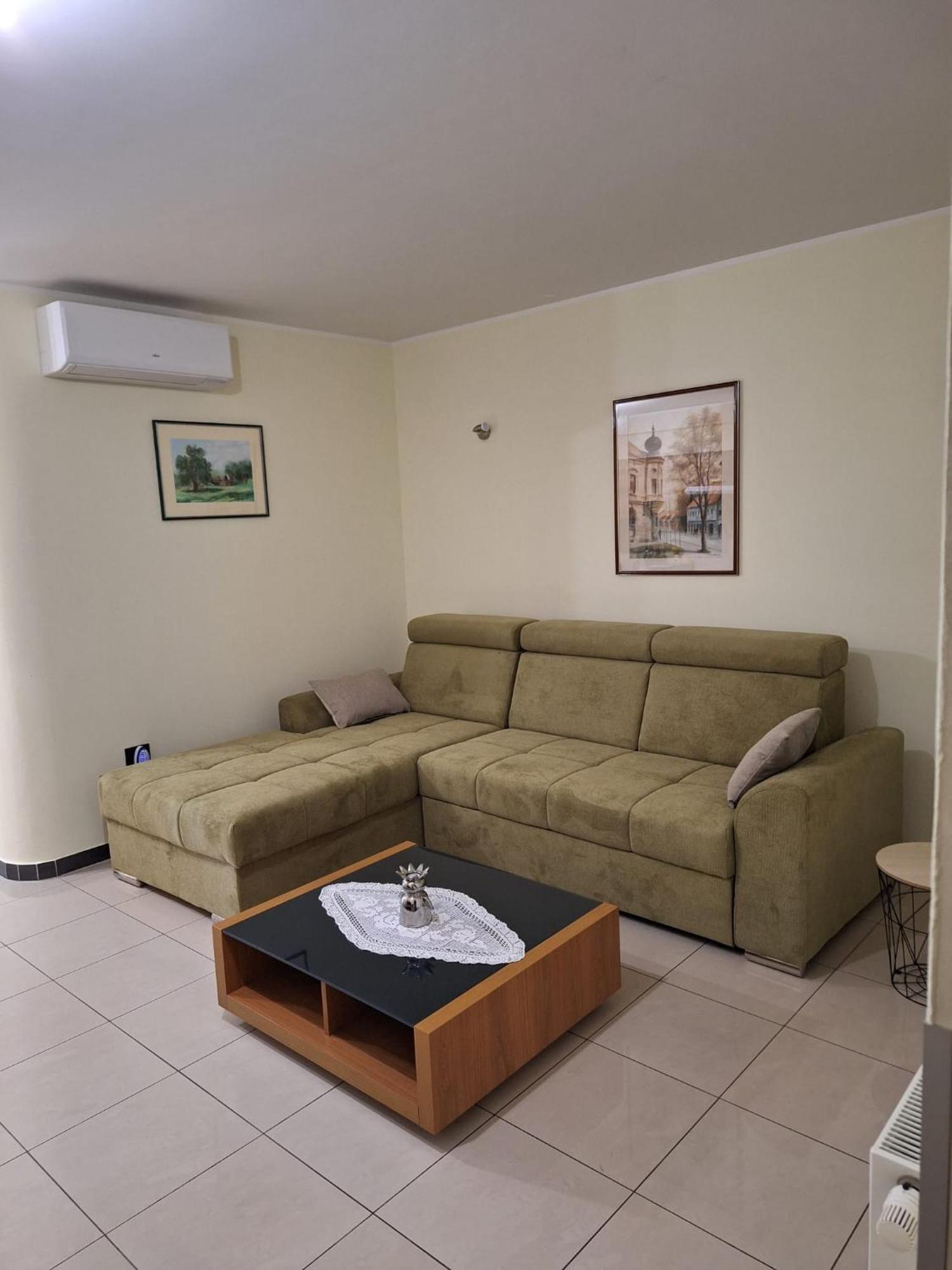 Appartamento Apartman Luka Pola Esterno foto